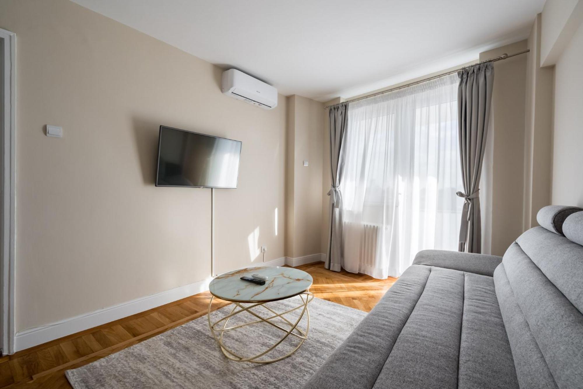 City View Apartment With Private Balcony Bükreş Dış mekan fotoğraf
