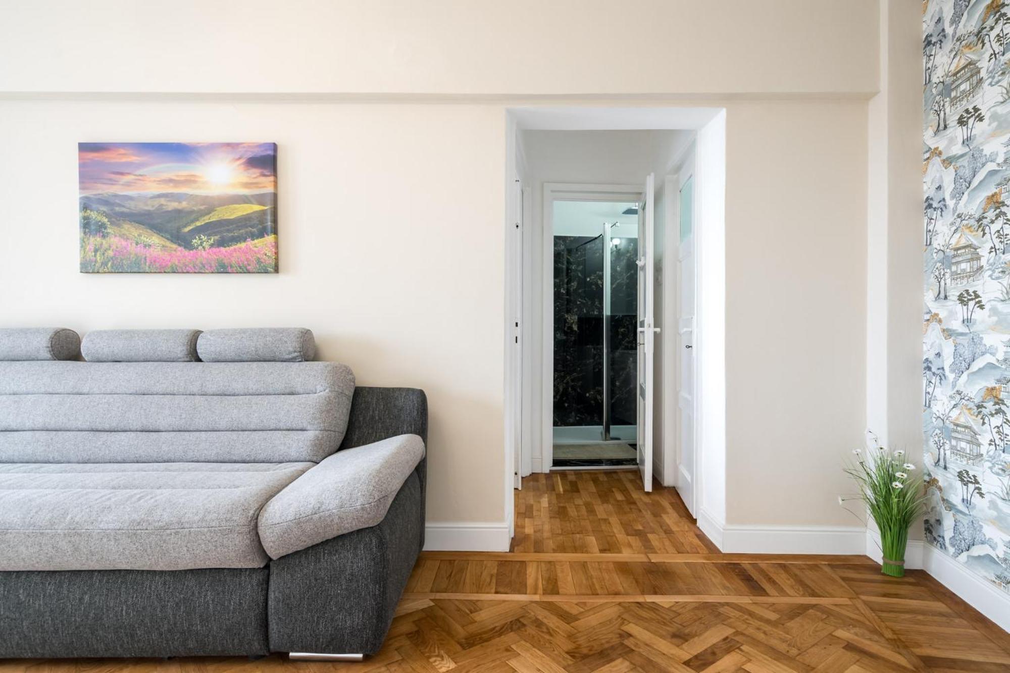 City View Apartment With Private Balcony Bükreş Dış mekan fotoğraf
