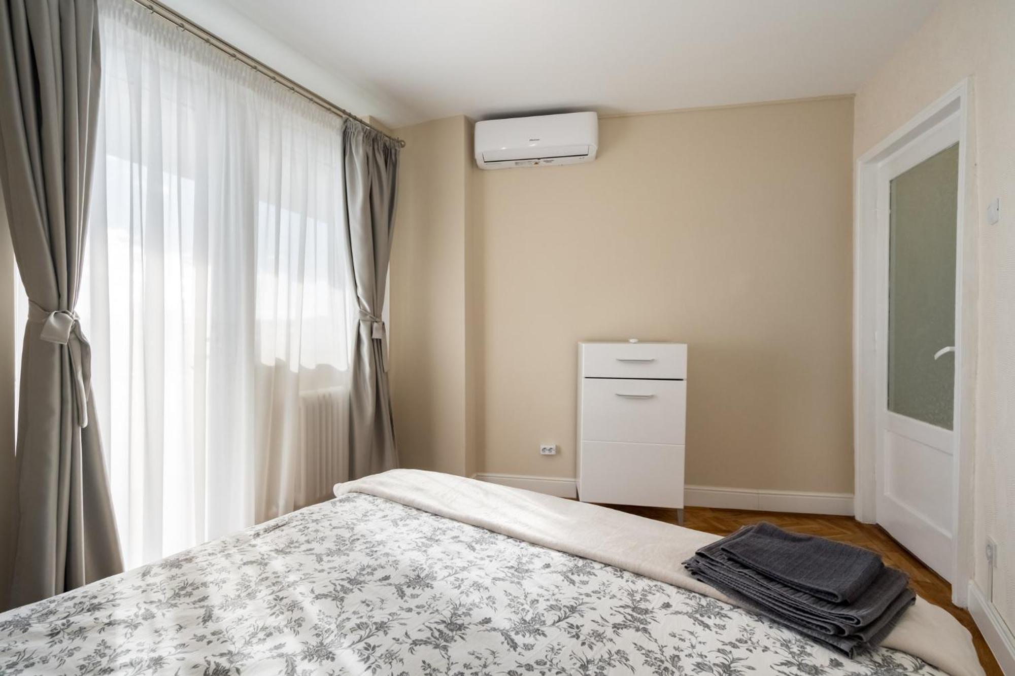 City View Apartment With Private Balcony Bükreş Dış mekan fotoğraf